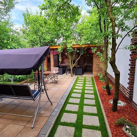 Cozy House With Nice Garden In Heart Of City Center Vila Cluj-Napoca Exterior foto