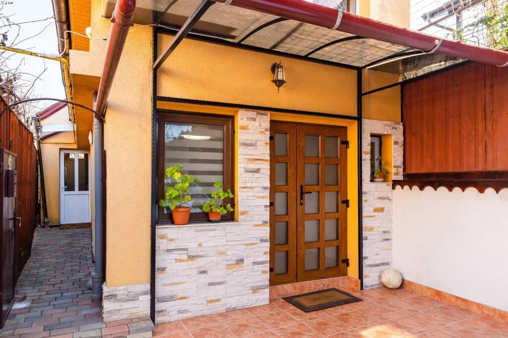 Cozy House With Nice Garden In Heart Of City Center Vila Cluj-Napoca Exterior foto
