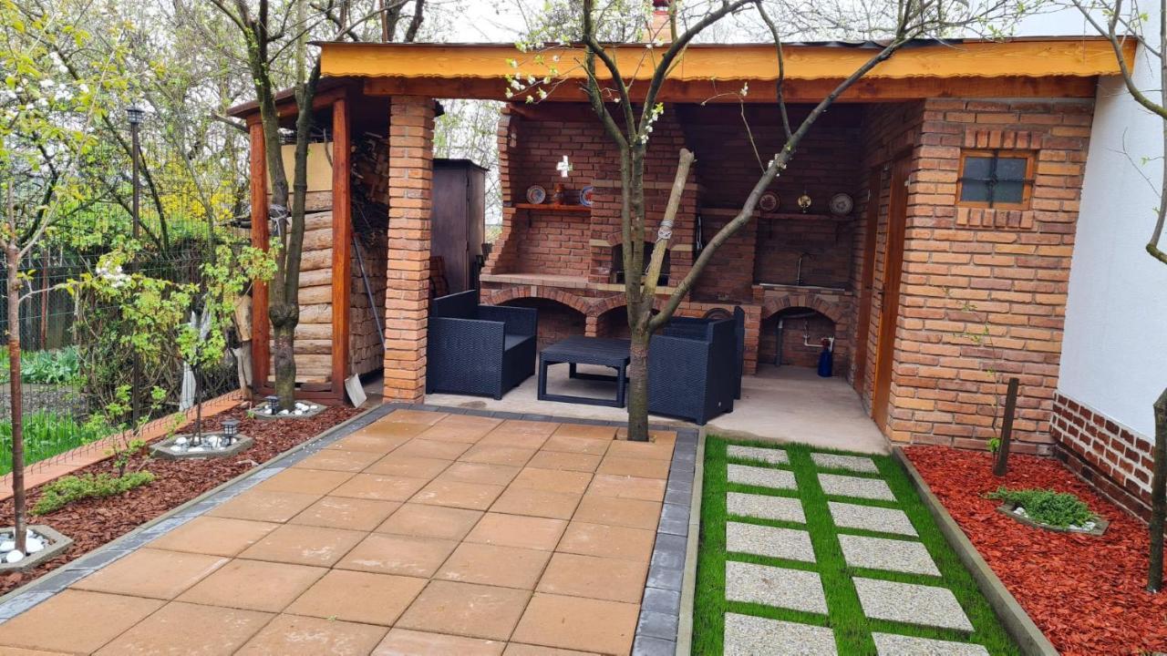 Cozy House With Nice Garden In Heart Of City Center Vila Cluj-Napoca Exterior foto